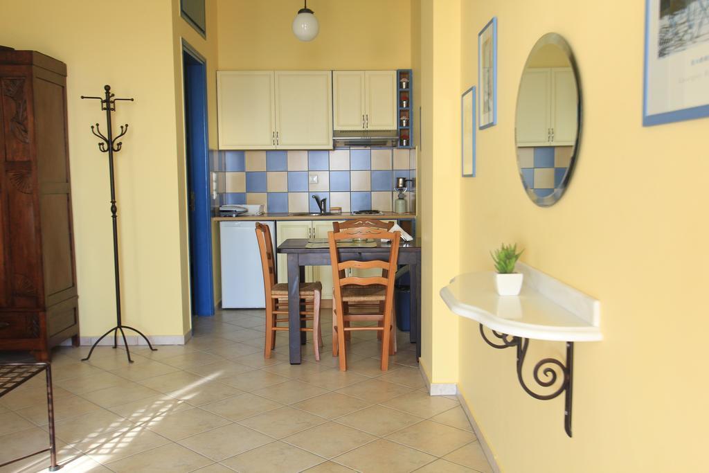 Iliobasilema Studios & Apartments Φισκάρδο Δωμάτιο φωτογραφία