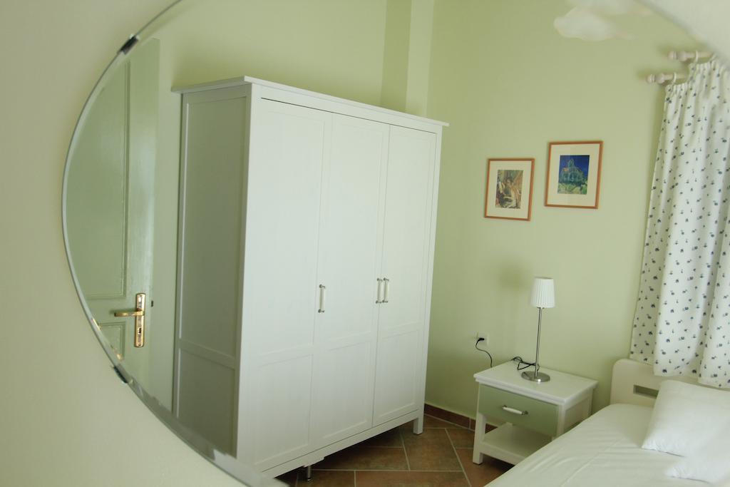 Iliobasilema Studios & Apartments Φισκάρδο Δωμάτιο φωτογραφία